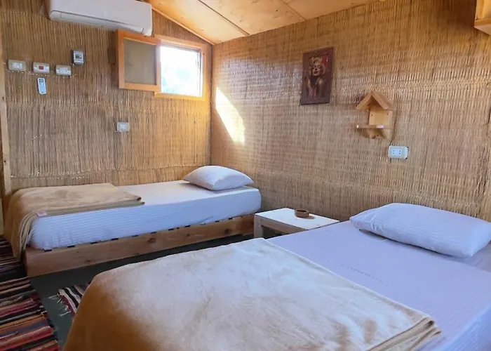 Genena Eco-lodge Деревянный коттедж Нувейба