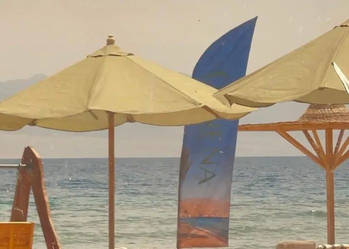 Genena Eco-lodge Деревянный коттедж